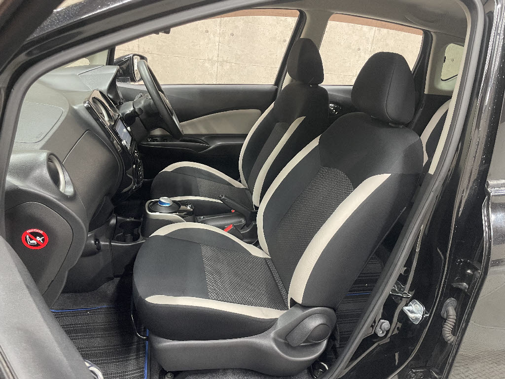 ニッサン ノート5枚目