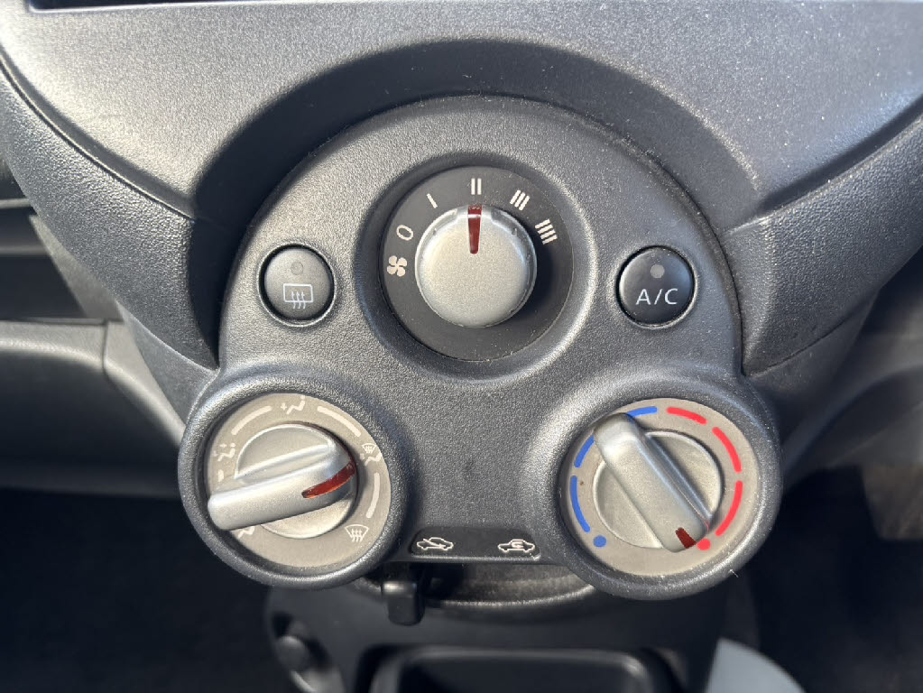 ニッサン マーチ4枚目