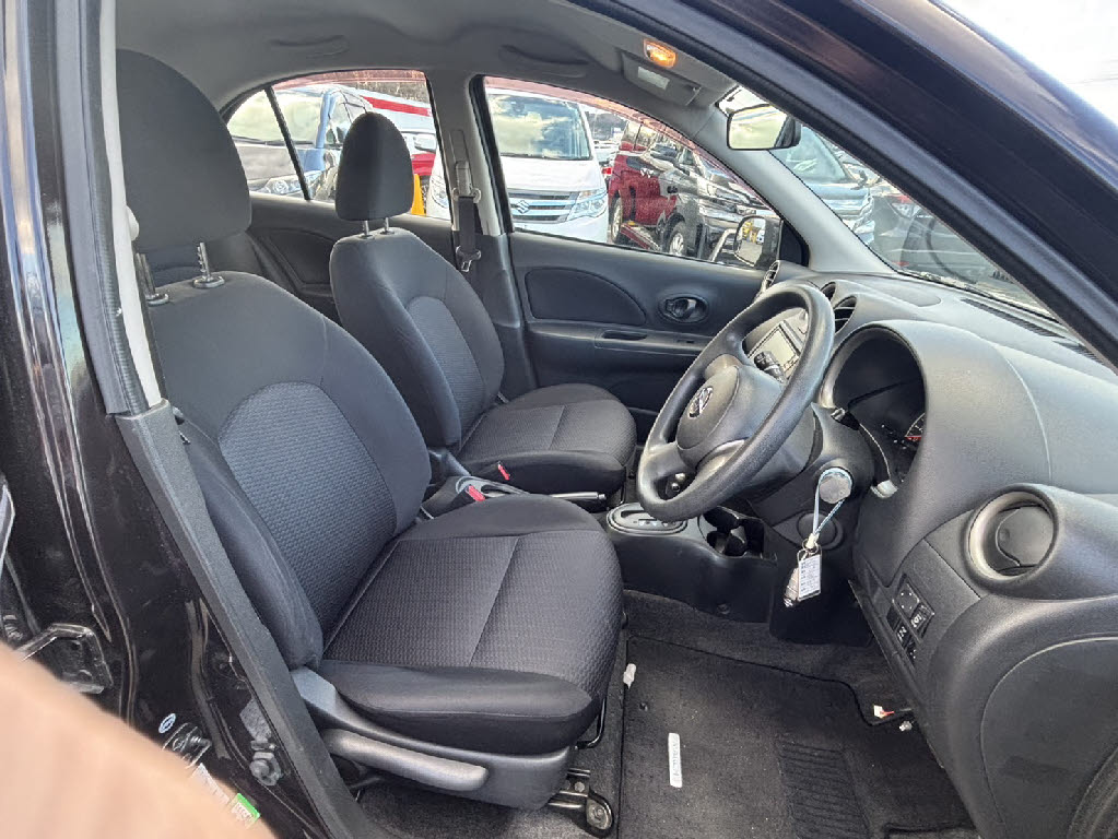 ニッサン マーチ8枚目