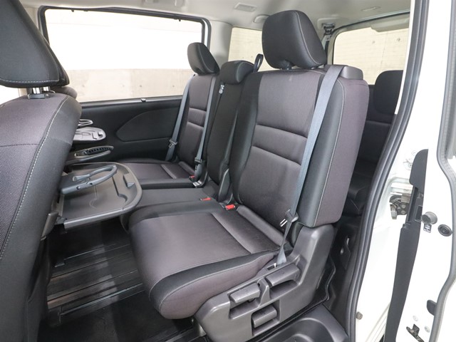 ニッサン セレナＨＶ9枚目