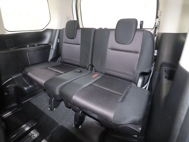 ニッサン セレナＨＶ11枚目