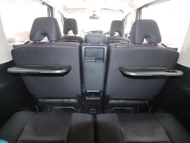 ニッサン セレナＨＶ12枚目