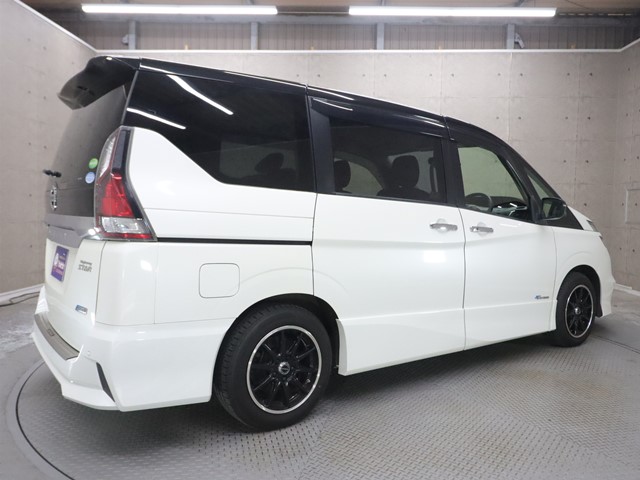 ニッサン セレナＨＶ1枚目