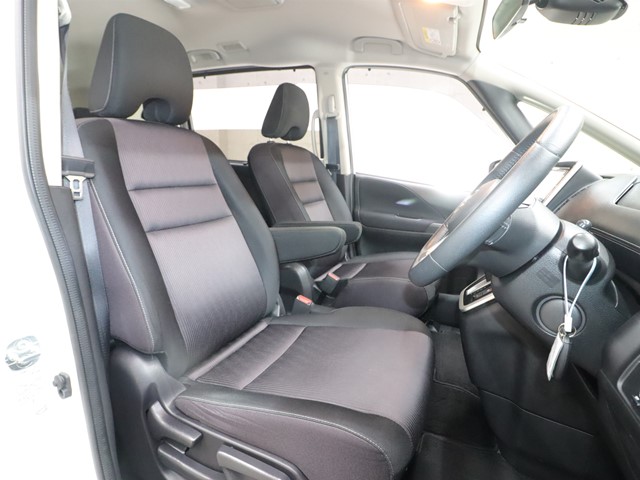 ニッサン セレナＨＶ3枚目