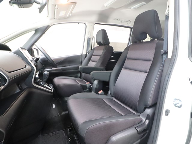 ニッサン セレナＨＶ8枚目