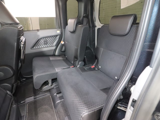 ダイハツ タントカスタム9枚目