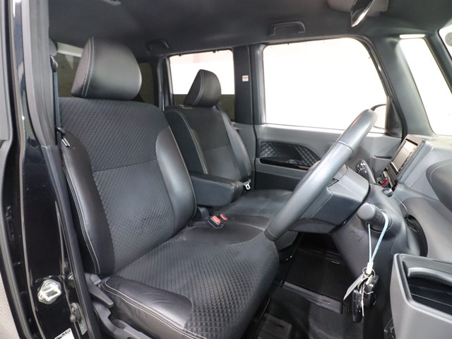 ダイハツ タントカスタム3枚目