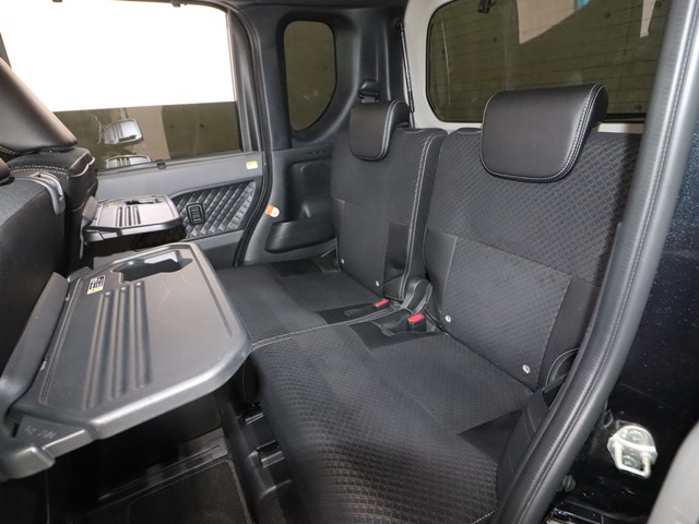 ダイハツ タントカスタム7枚目