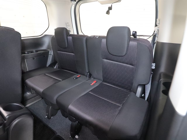 ニッサン セレナＨＶ10枚目