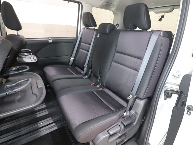 ニッサン セレナＨＶ8枚目