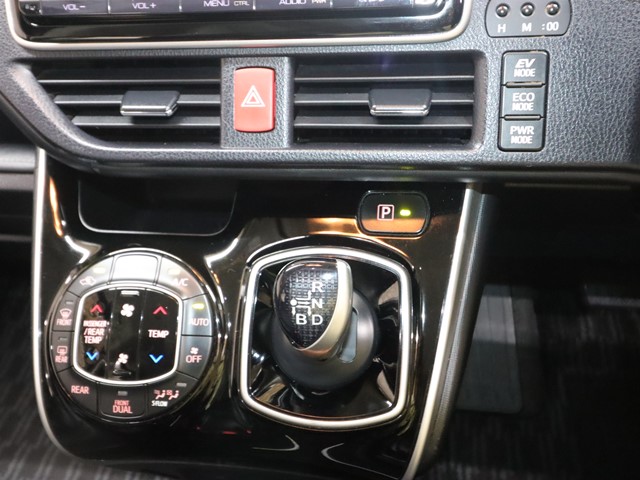 トヨタ エスクァイアＨＶ19枚目