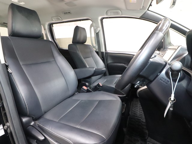 トヨタ エスクァイアＨＶ3枚目