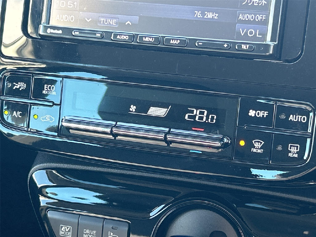 トヨタ プリウス14枚目