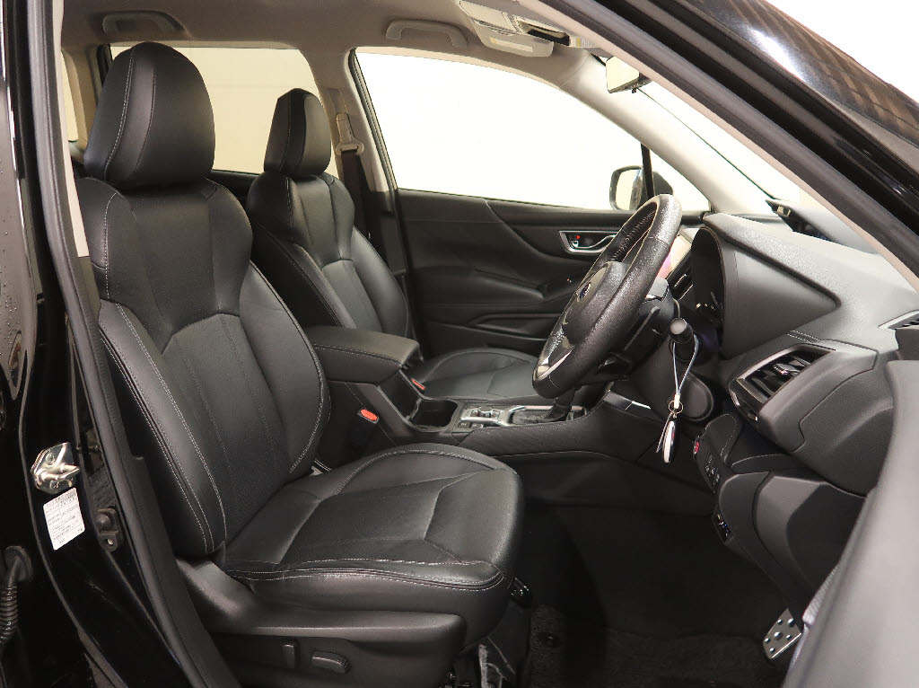 スバル フォレスター4枚目