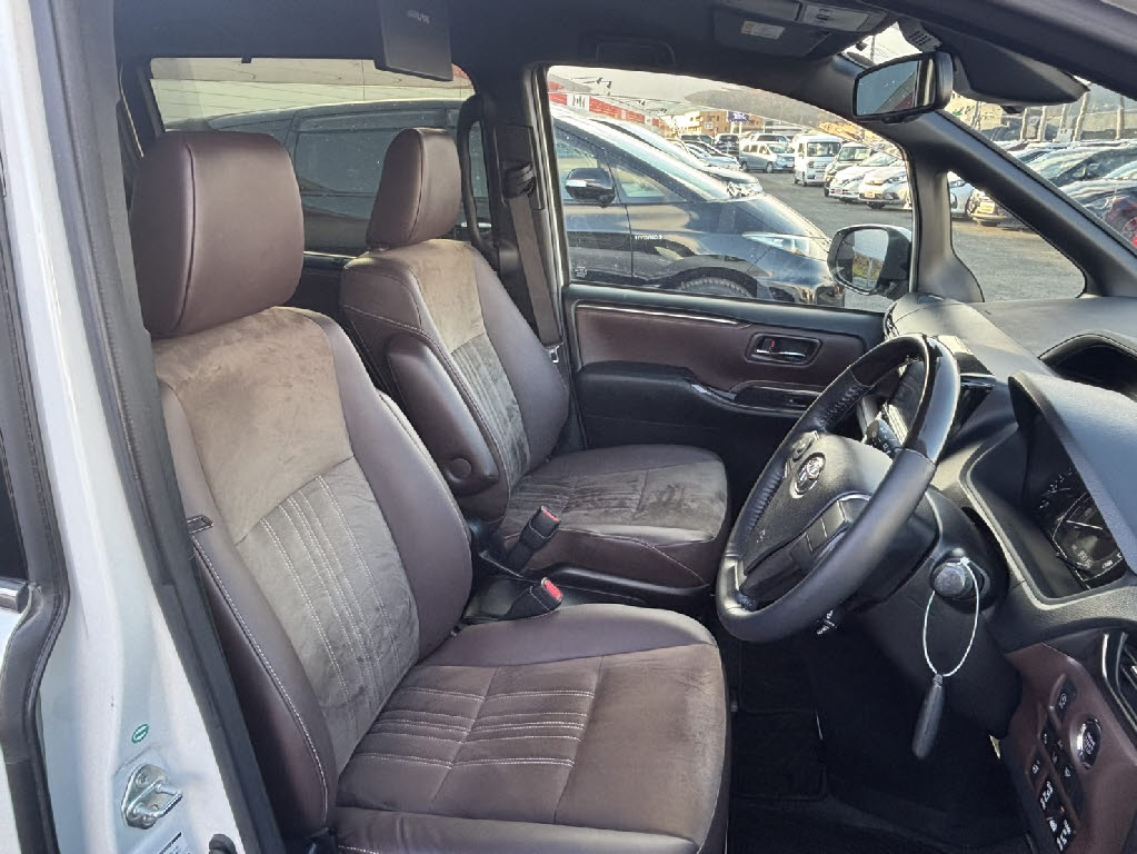 トヨタ エスクァイア8枚目