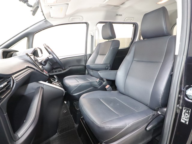 トヨタ エスクァイアHV7枚目