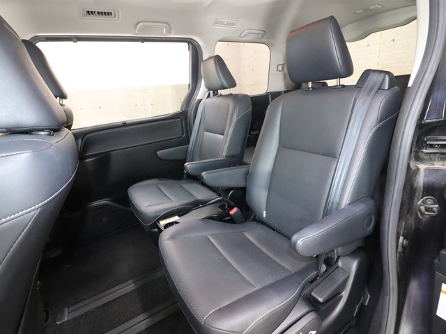 トヨタ エスクァイアHV8枚目