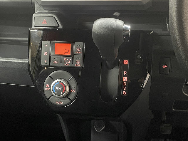 トヨタ ピクシスメガ18枚目