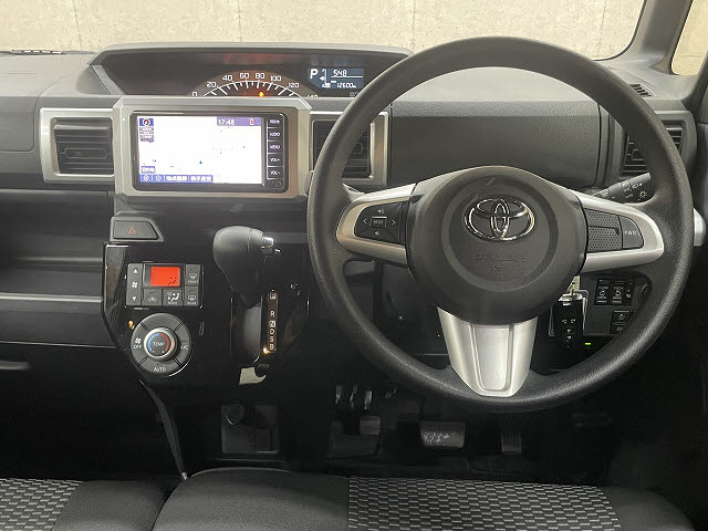 トヨタ ピクシスメガ2枚目