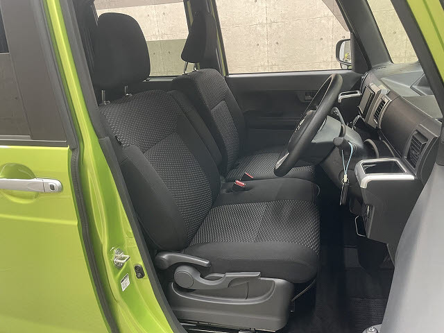 トヨタ ピクシスメガ3枚目