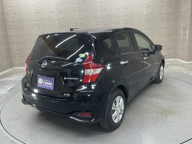 ニッサン ノート1枚目