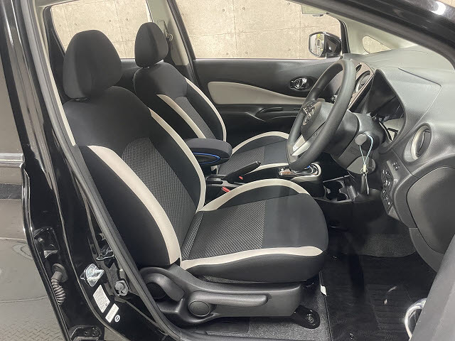 ニッサン ノート3枚目