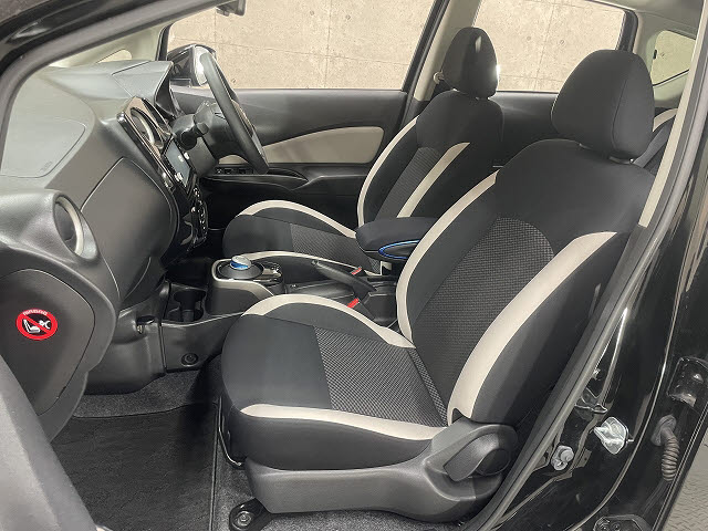 ニッサン ノート5枚目