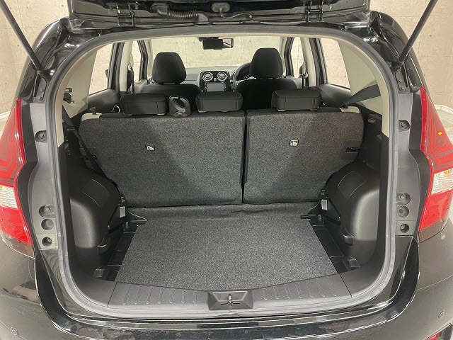 ニッサン ノート7枚目