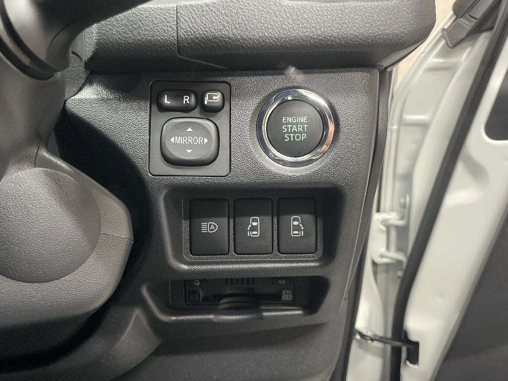 トヨタ ハイエースV18枚目