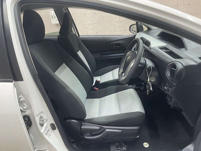 トヨタ アクア3枚目