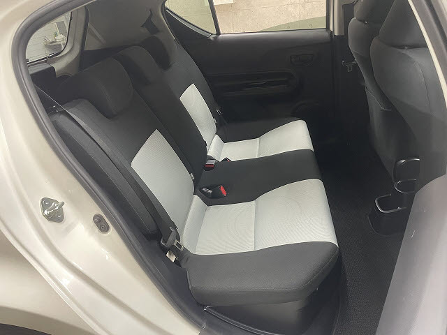 トヨタ アクア4枚目