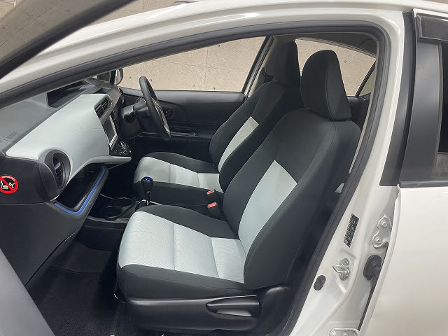 トヨタ アクア5枚目