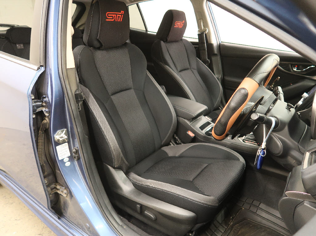 スバル インプレッサスポーツ4枚目