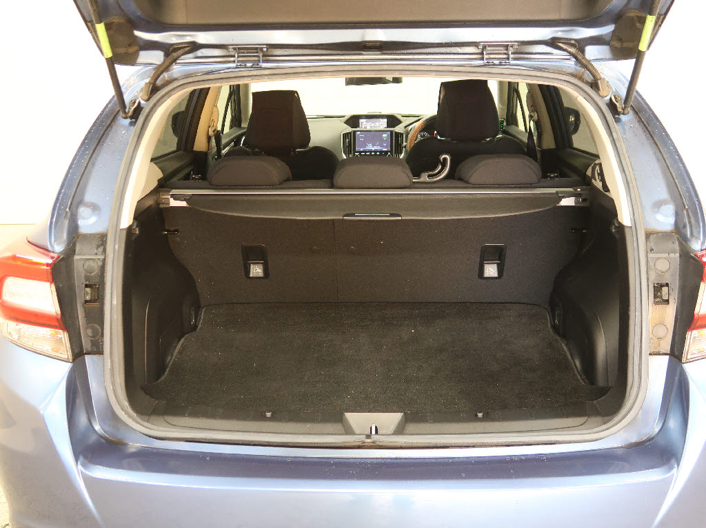 スバル インプレッサスポーツ8枚目