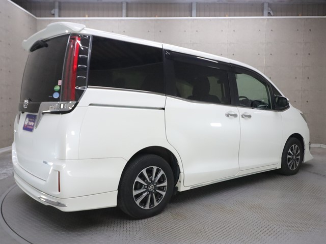 トヨタ エスクァイア1枚目