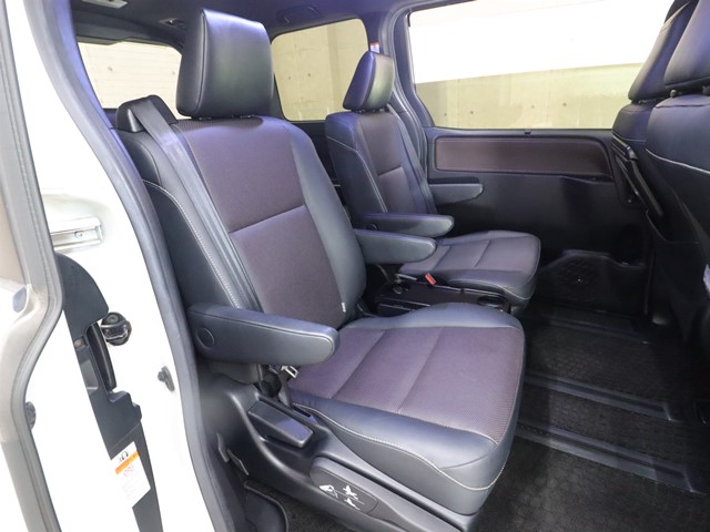 トヨタ エスクァイア4枚目