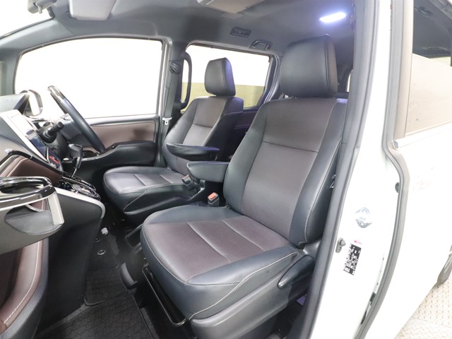 トヨタ エスクァイア7枚目