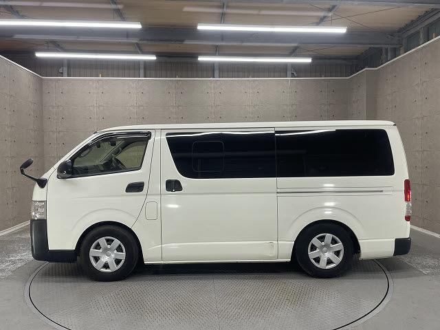 トヨタ ハイエースＶ12枚目