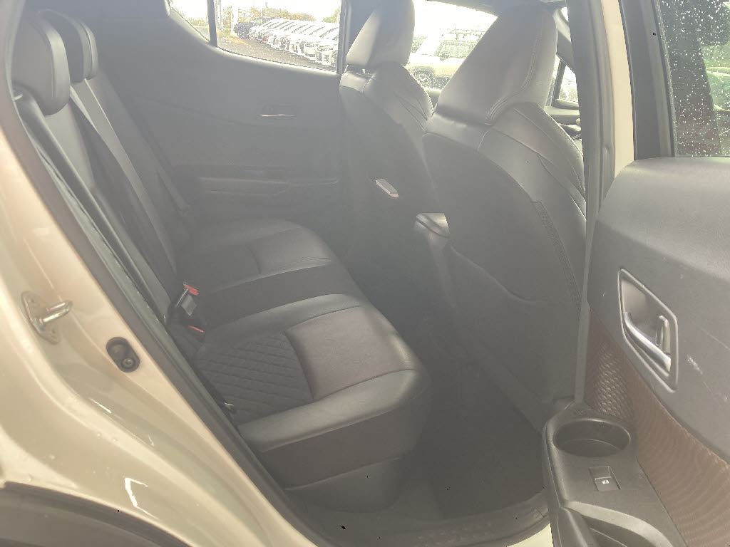 トヨタ C-HR13枚目