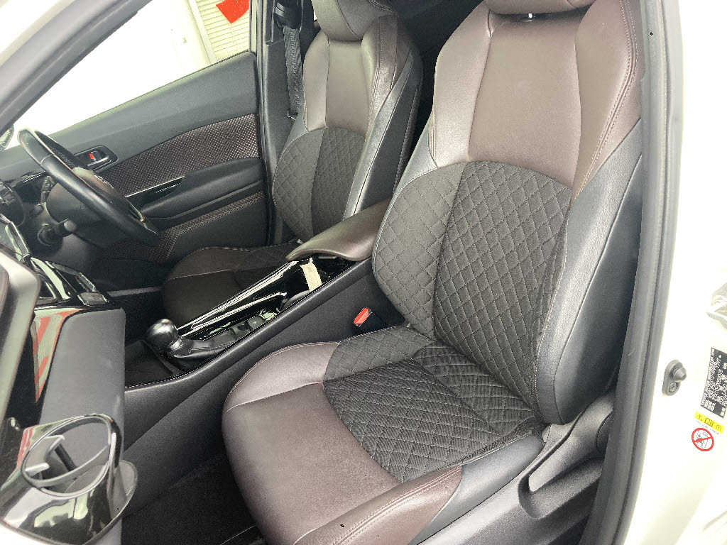 トヨタ C-HR14枚目