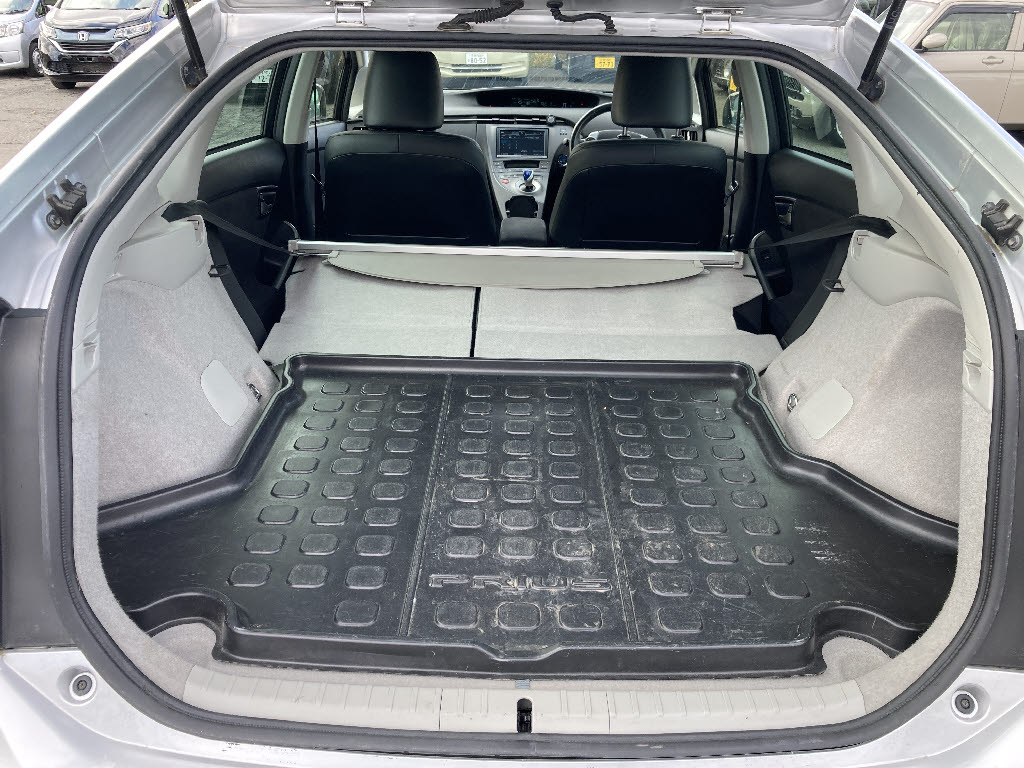 トヨタ プリウス11枚目