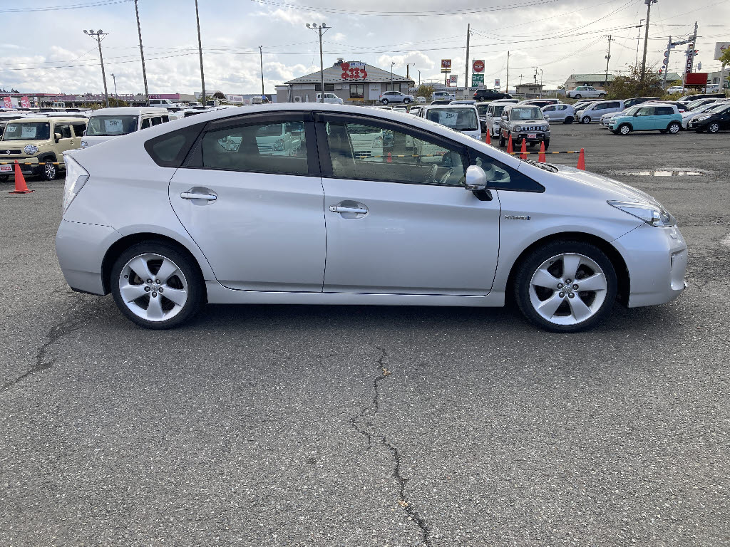 トヨタ プリウス16枚目