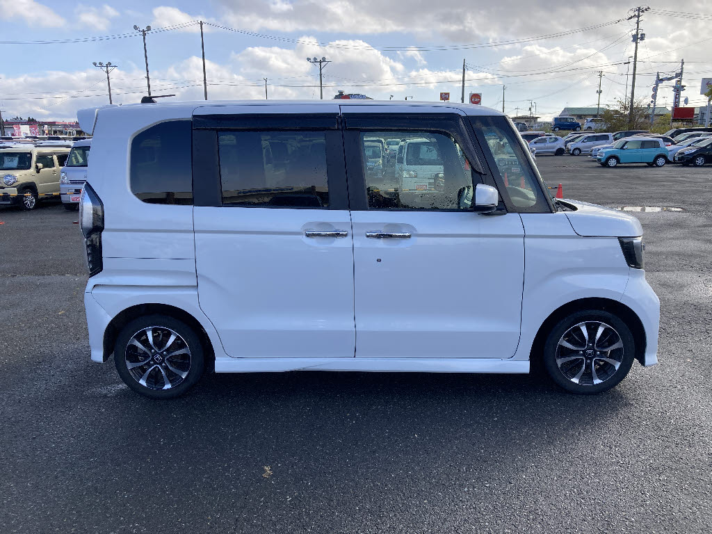 ホンダ N BOXカスタム16枚目