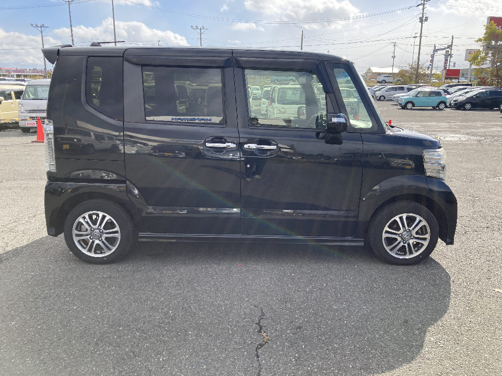 ホンダ N BOXカスタム16枚目