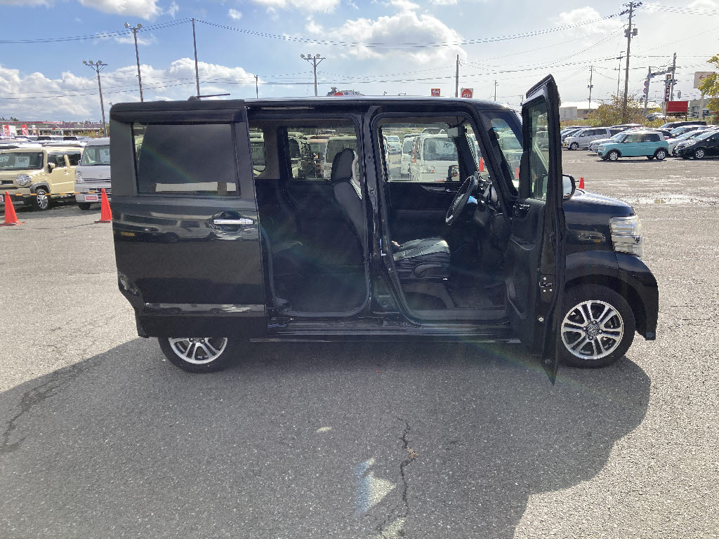 ホンダ N BOXカスタム17枚目