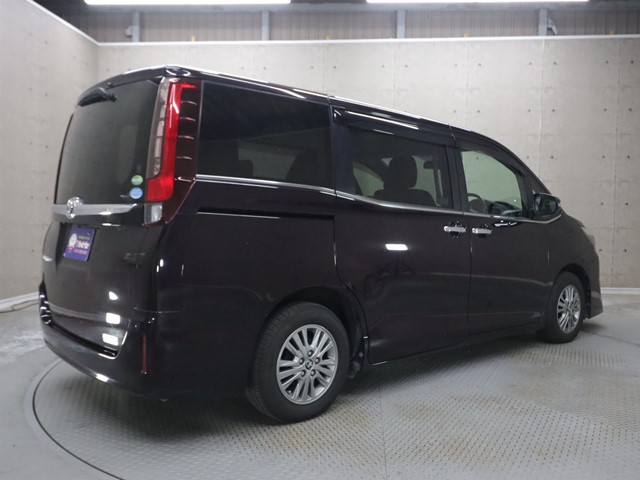 トヨタ エスクァイア1枚目