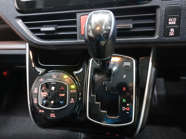 トヨタ エスクァイア19枚目