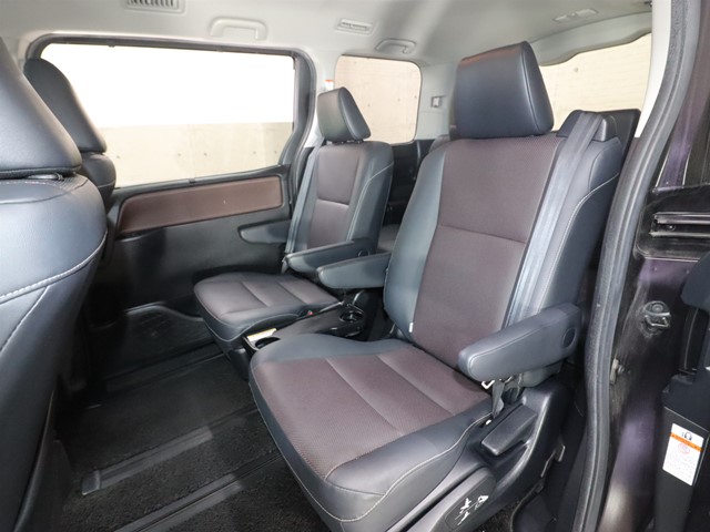 トヨタ エスクァイア8枚目