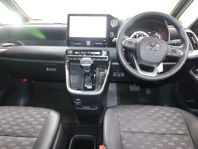 トヨタ ヴォクシー2枚目