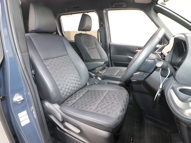 トヨタ ヴォクシー3枚目